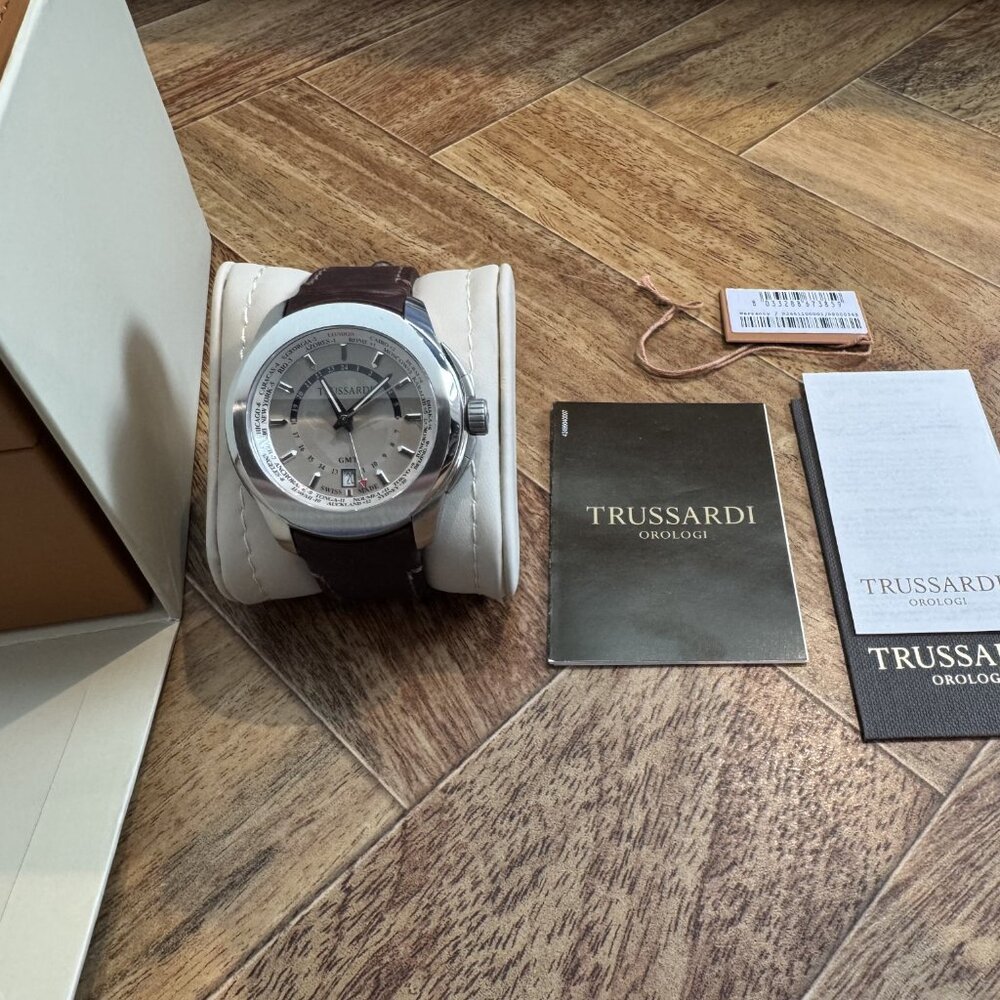TRUSSARDI OROLOGI T01 GMT 3H BROWN DIAL BROWN STRAP R2451100001 DATE WATCH - Picture 9 of 10
